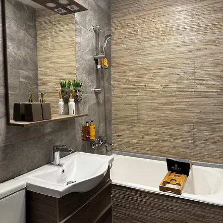 Revert - Netflix, Nespresso & Free Extras Apartment *